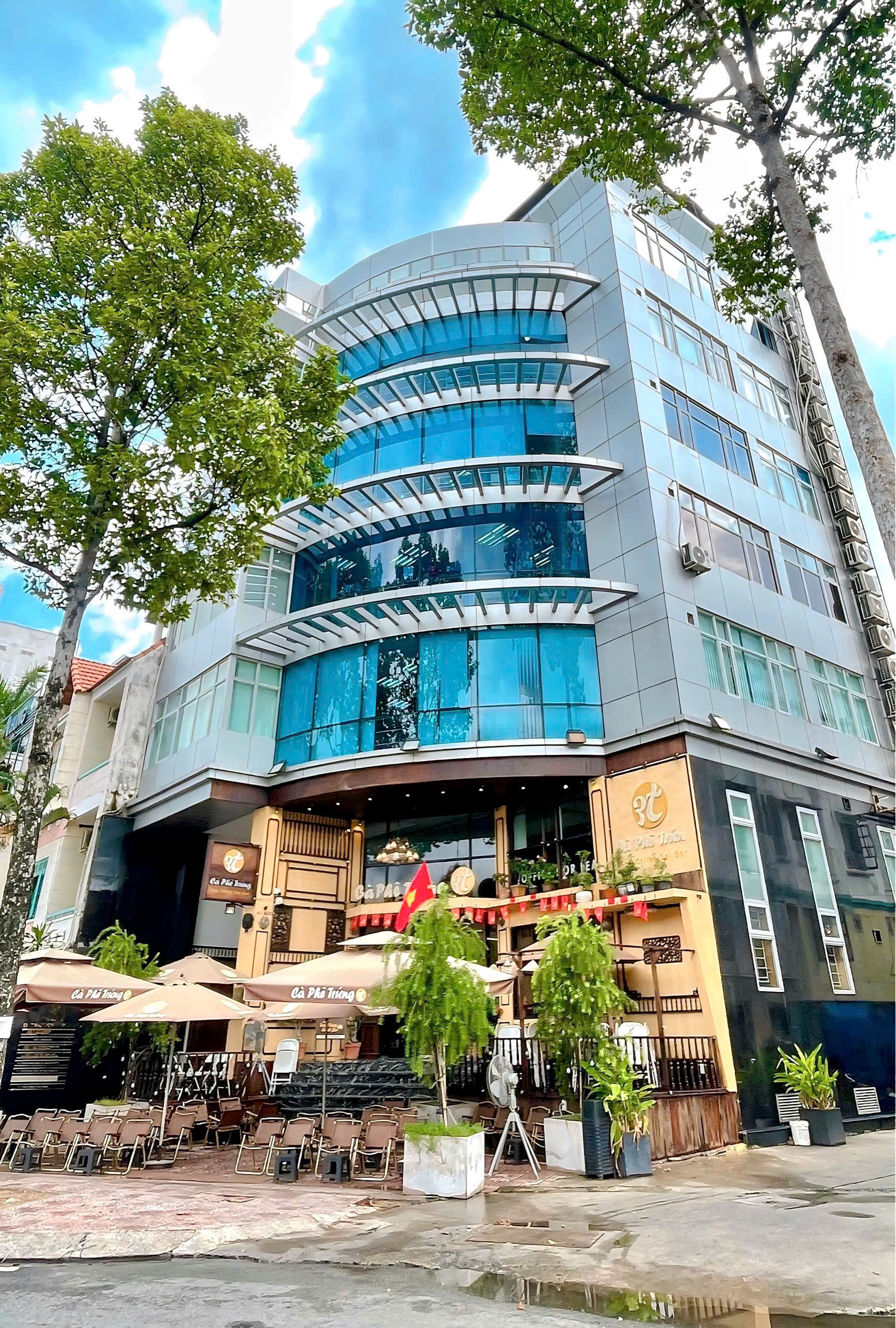 Hình ảnh tòa nhà 83B Hoàng Sa